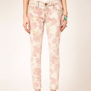 Current Elliott Red Rose the Stiletto Jeans